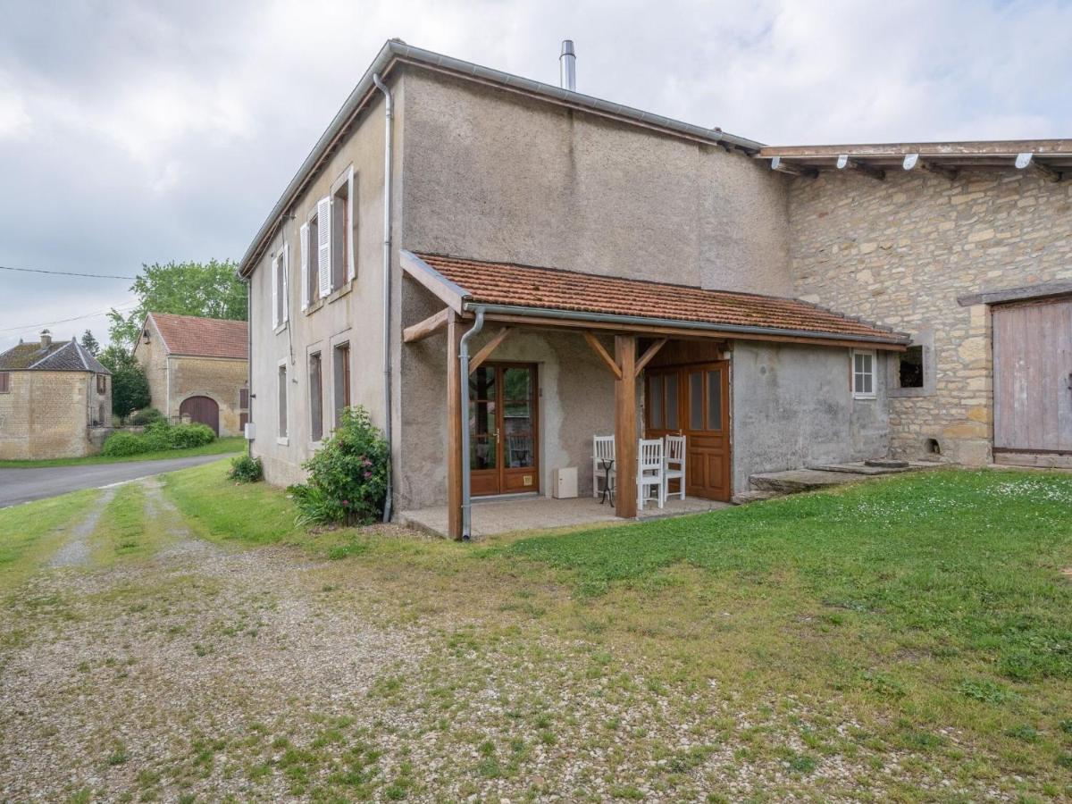 Vintage Holiday Home With Private Garden Nouart Exterior foto