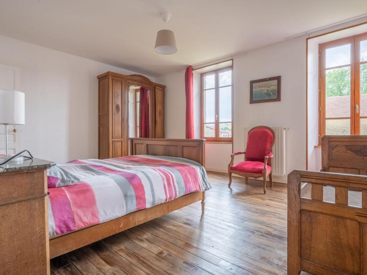 Vintage Holiday Home With Private Garden Nouart Zimmer foto